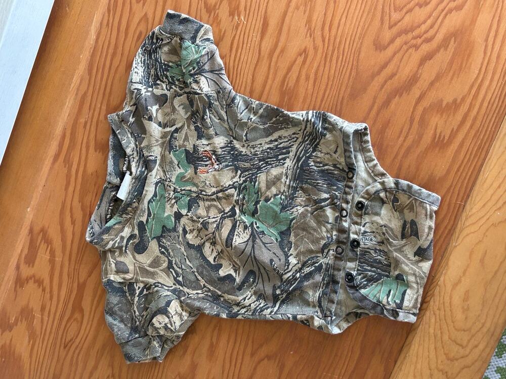 Camo Baby Onsie with deer and Patch -3-6 Mos Daddy's Hunting Buddy